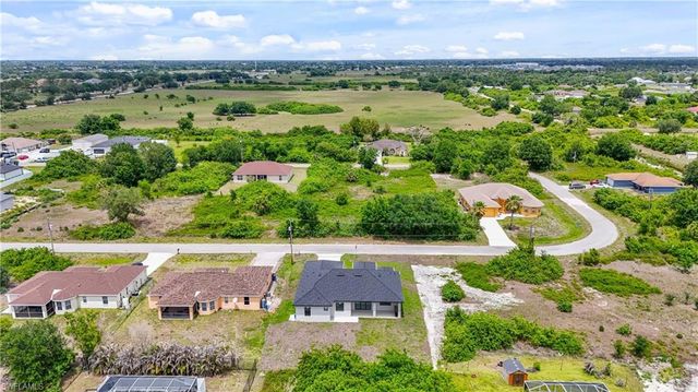 548 Long Island ST E, Lehigh Acres, FL 33974