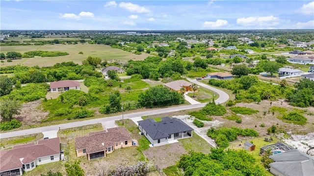 548 Long Island ST E, Lehigh Acres, FL 33974