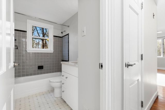 12 Hickory Ln 12, Burlington, MA 01803