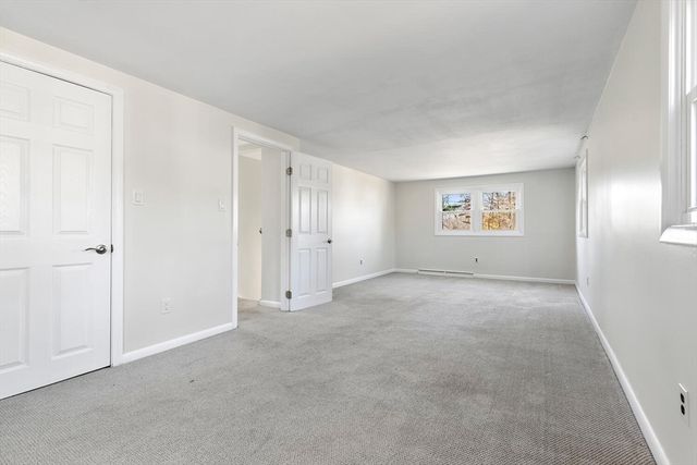 12 Hickory Ln 12, Burlington, MA 01803