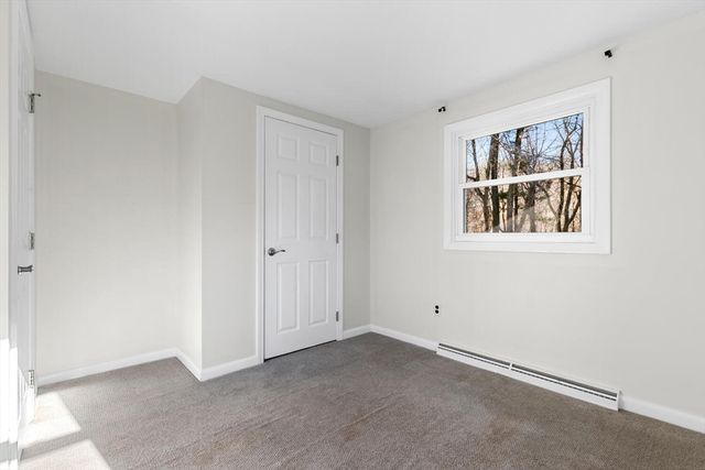 12 Hickory Ln 12, Burlington, MA 01803