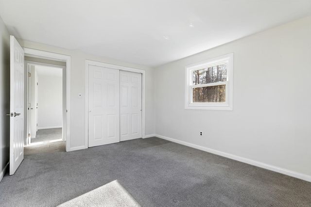 12 Hickory Ln 12, Burlington, MA 01803