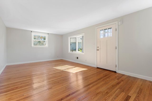 12 Hickory Ln 12, Burlington, MA 01803