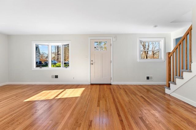 12 Hickory Ln 12, Burlington, MA 01803