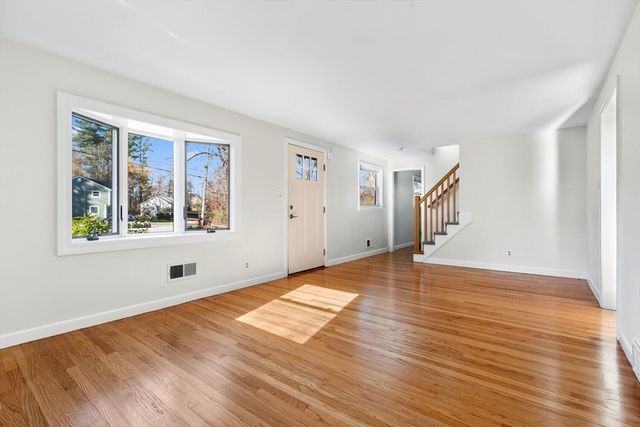 12 Hickory Ln 12, Burlington, MA 01803