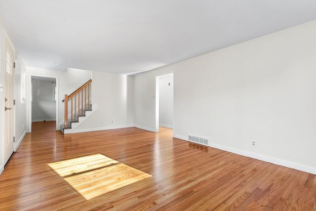 12 Hickory Ln 12, Burlington, MA 01803