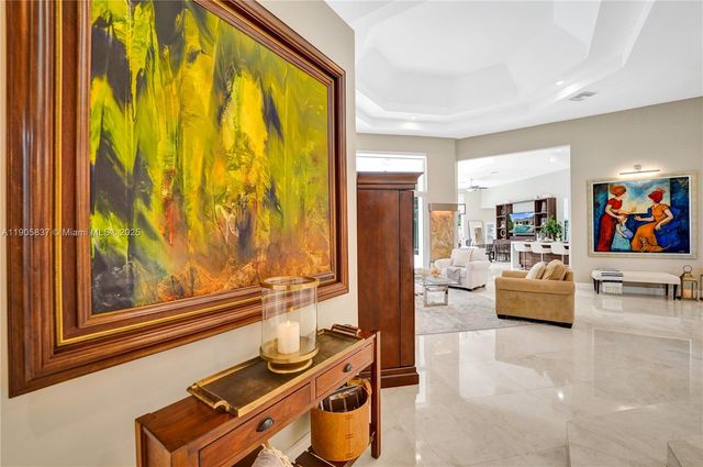 2557 NE Montclaire Cir, Weston, FL 33327