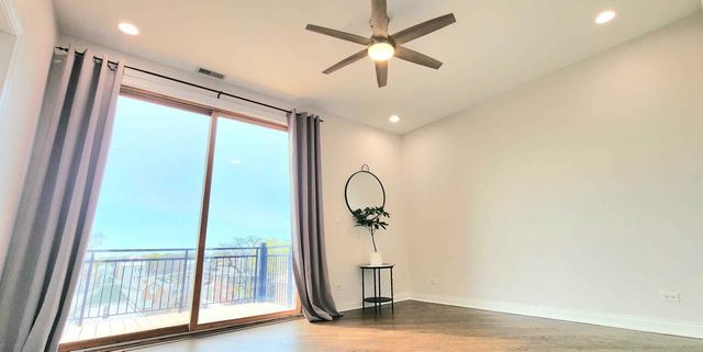 4002 S WESTERN Avenue 4, Chicago, IL 60609