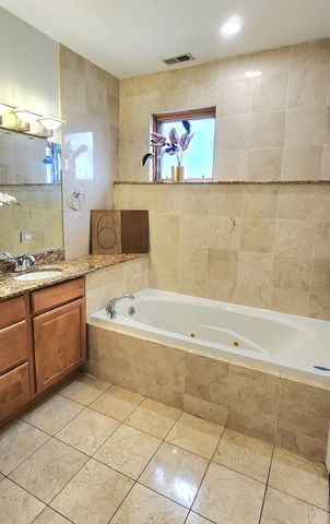 4002 S WESTERN Avenue 4, Chicago, IL 60609