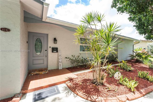 6241 SW 16th St, Plantation, FL 33317
