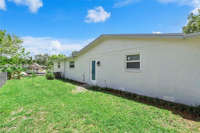 6241 SW 16th St, Plantation, FL 33317