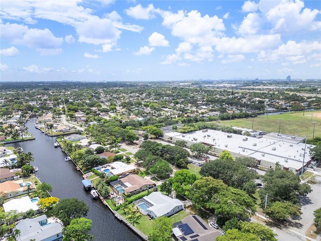 6241 SW 16th St, Plantation, FL 33317