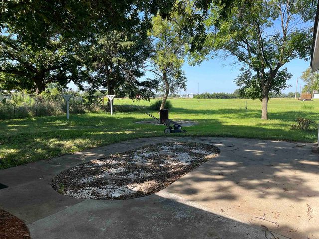 361 N Minnesota Ave, Tescott, KS 67484