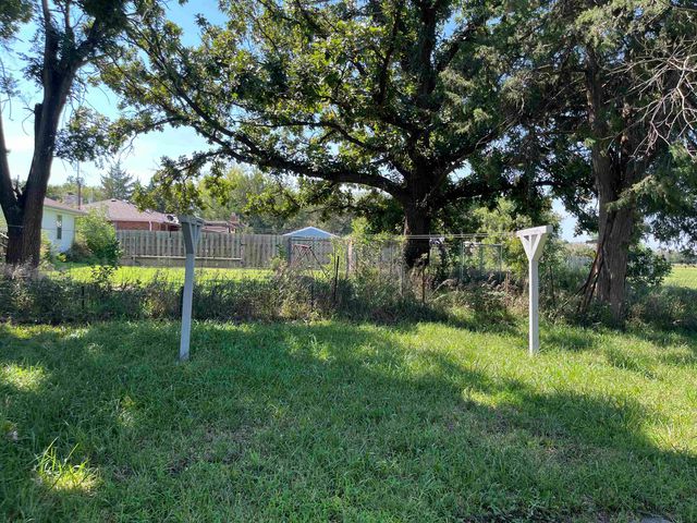 361 N Minnesota Ave, Tescott, KS 67484