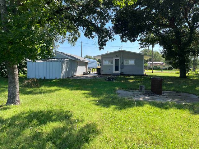 361 N Minnesota Ave, Tescott, KS 67484