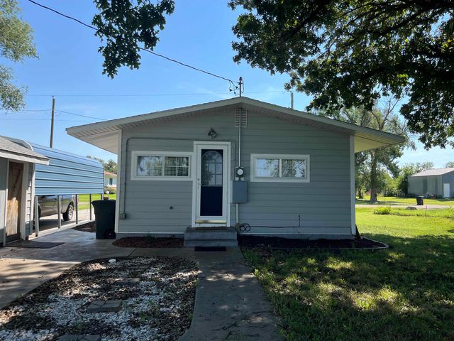 361 N Minnesota Ave, Tescott, KS 67484