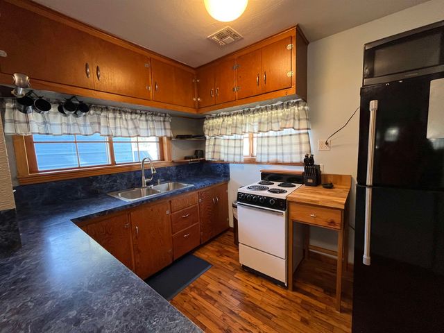 361 N Minnesota Ave, Tescott, KS 67484