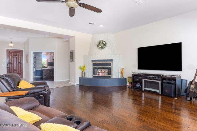 732 W Burntwater Drive, Oro Valley, AZ 85755