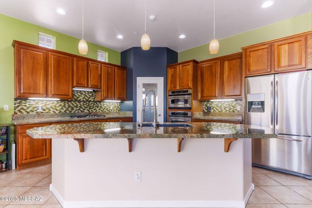 732 W Burntwater Drive, Oro Valley, AZ 85755