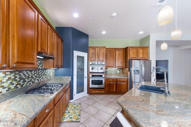 732 W Burntwater Drive, Oro Valley, AZ 85755