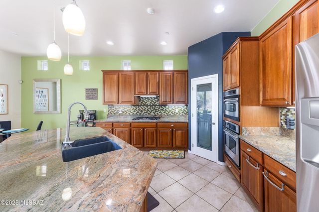 732 W Burntwater Drive, Oro Valley, AZ 85755