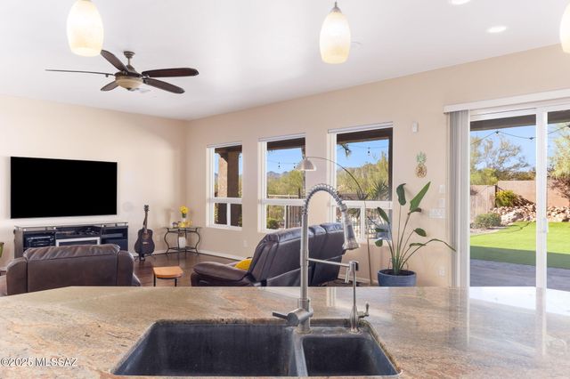 732 W Burntwater Drive, Oro Valley, AZ 85755