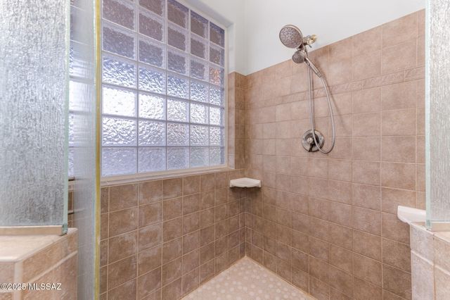 732 W Burntwater Drive, Oro Valley, AZ 85755