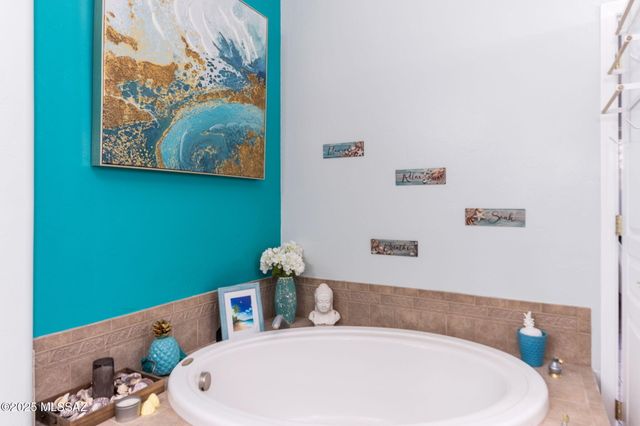 732 W Burntwater Drive, Oro Valley, AZ 85755