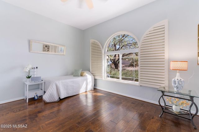 732 W Burntwater Drive, Oro Valley, AZ 85755