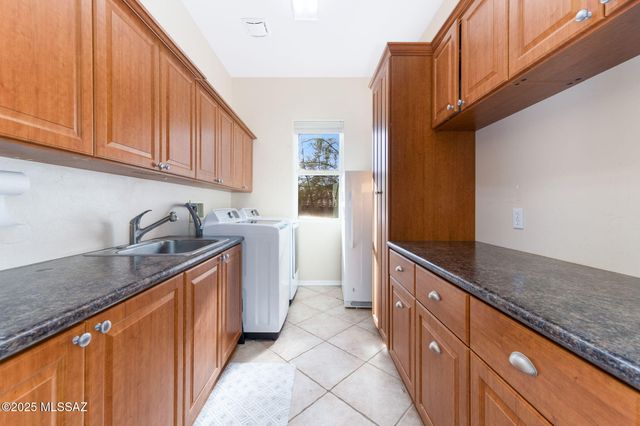 732 W Burntwater Drive, Oro Valley, AZ 85755