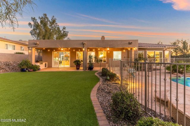 732 W Burntwater Drive, Oro Valley, AZ 85755