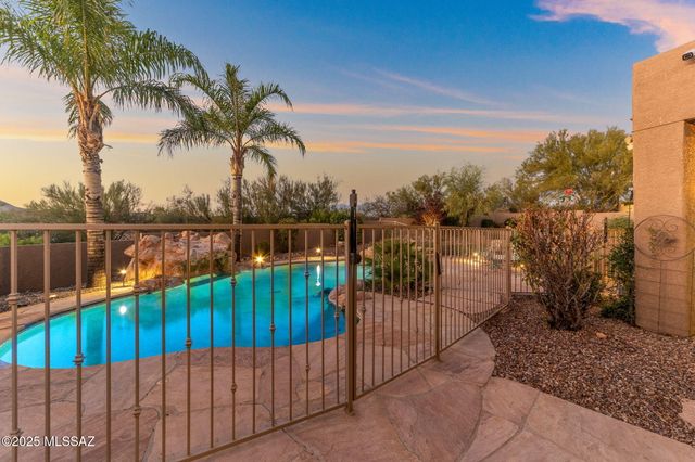 732 W Burntwater Drive, Oro Valley, AZ 85755