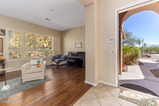 732 W Burntwater Drive, Oro Valley, AZ 85755