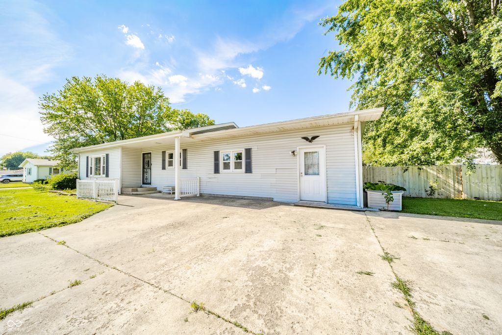 1396 Congress Street, Middletown, IN 47356