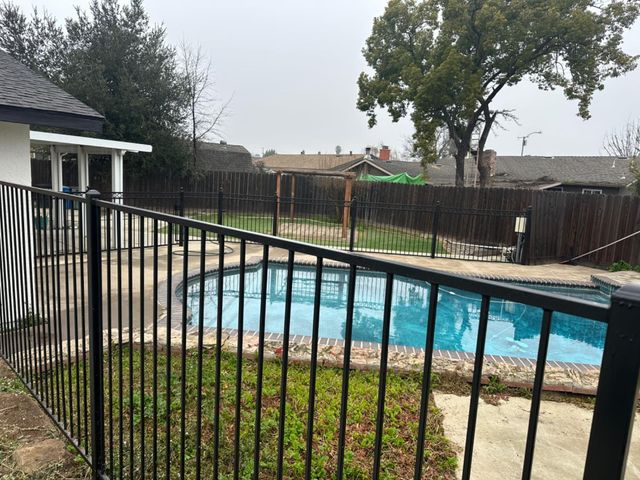 1954 Robin Dr, Ceres, CA 95307