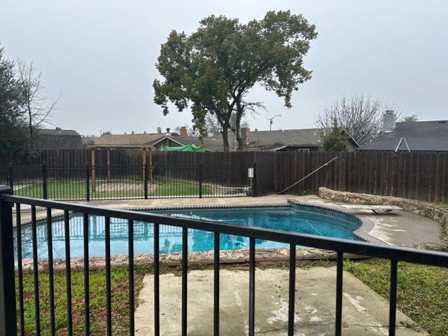 1954 Robin Dr, Ceres, CA 95307