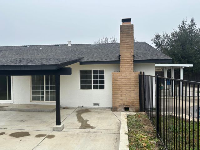 1954 Robin Dr, Ceres, CA 95307