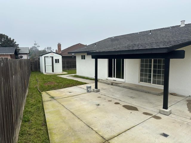 1954 Robin Dr, Ceres, CA 95307