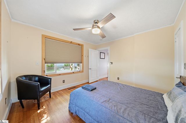108 Hawthorne Lane, Greenville, SC 29605