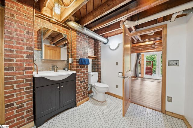108 Hawthorne Lane, Greenville, SC 29605