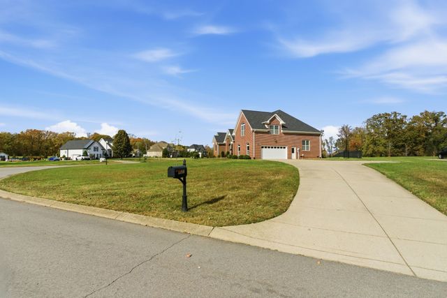 1027 Founders Ln, Portland, TN 37148