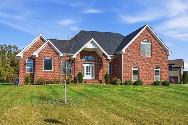 1027 Founders Ln, Portland, TN 37148