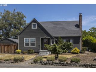 1040 S PARK St, Carlton, OR 97111