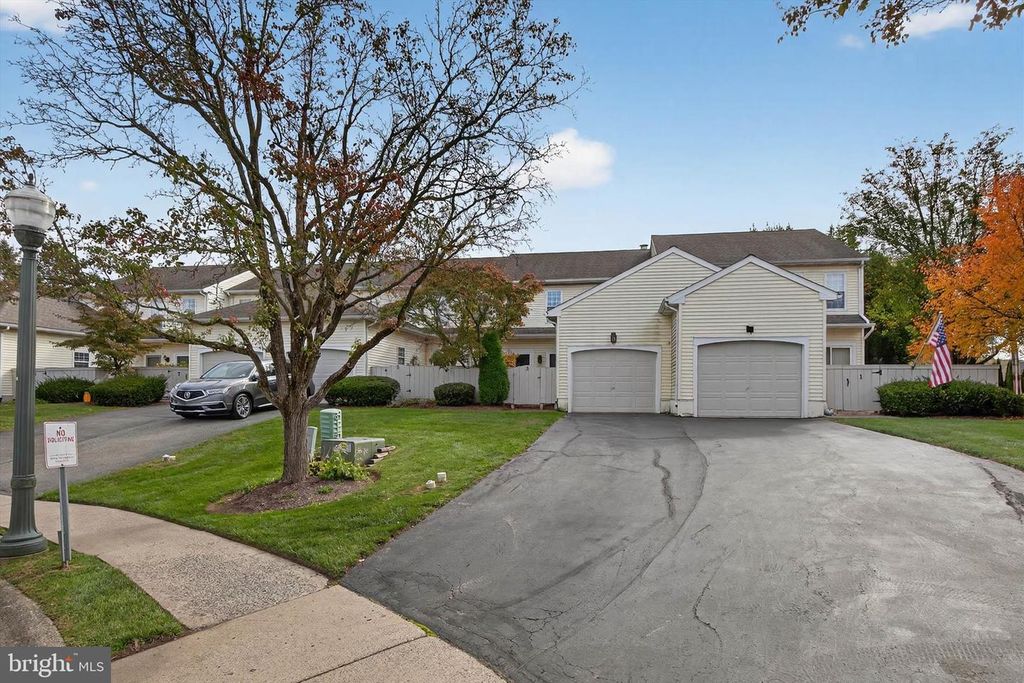 3 SPRING WALK CT, Lancaster, PA 17601