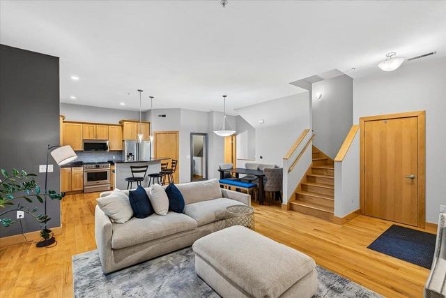 10 Halite Way, Fitchburg, WI 53711