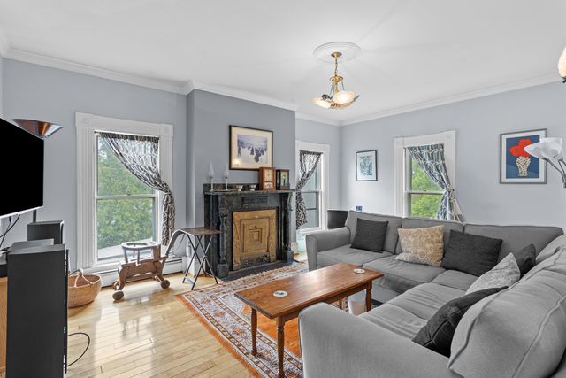 270 Orange St Apt 2, Manchester, NH 03104