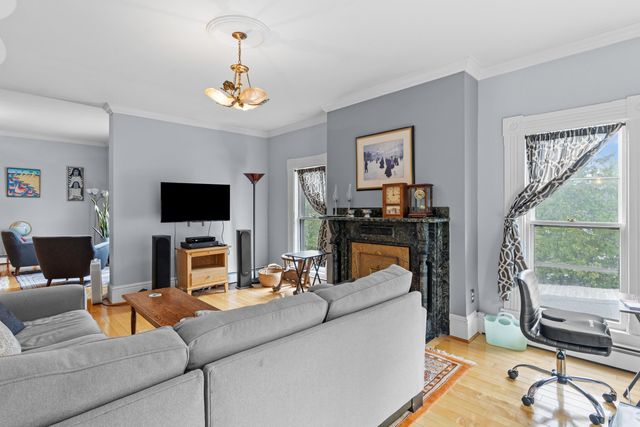 270 Orange St Apt 2, Manchester, NH 03104
