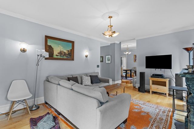 270 Orange St Apt 2, Manchester, NH 03104