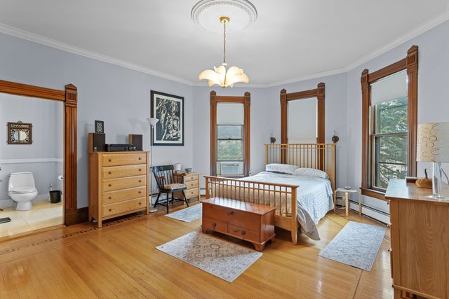 270 Orange St Apt 2, Manchester, NH 03104
