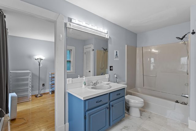 270 Orange St Apt 2, Manchester, NH 03104